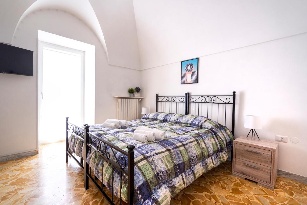 Vico II Terrace Apartment A Step From Piazza Roma Martina Franca Exterior foto