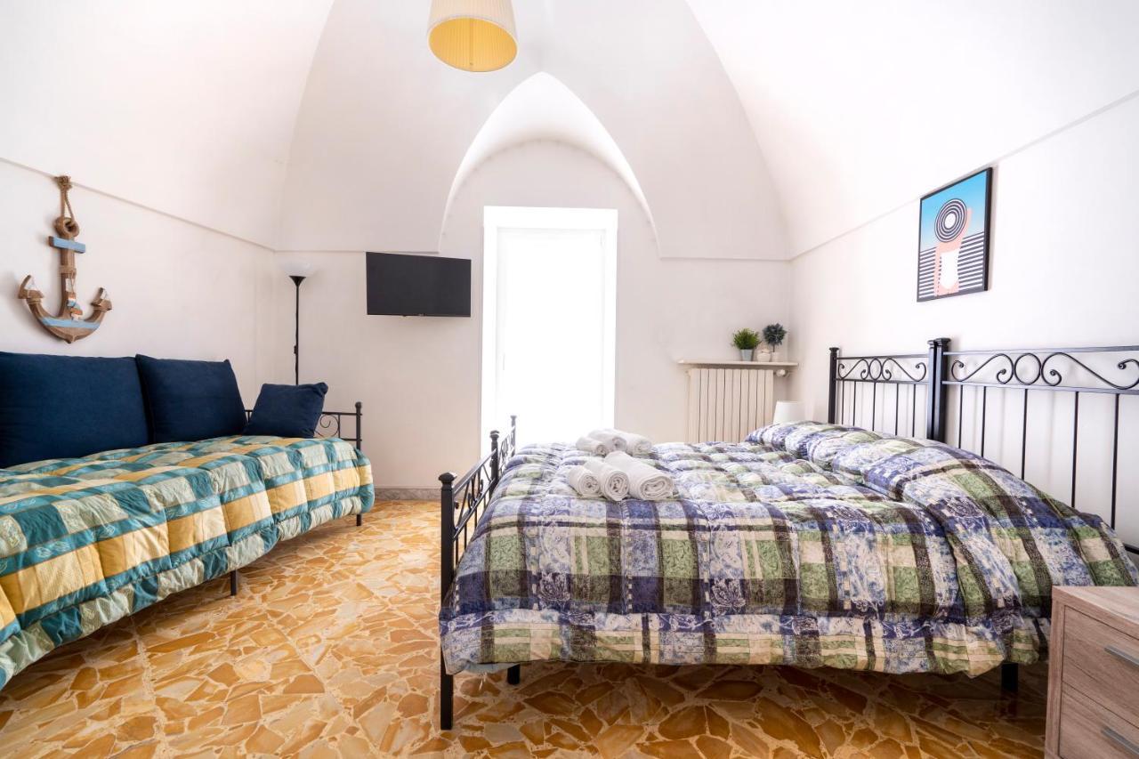 Vico II Terrace Apartment A Step From Piazza Roma Martina Franca Exterior foto